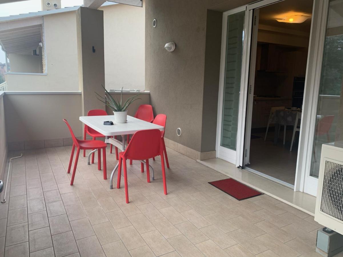Le Noir Appartment Пескьера-дель-Гарда Экстерьер фото
