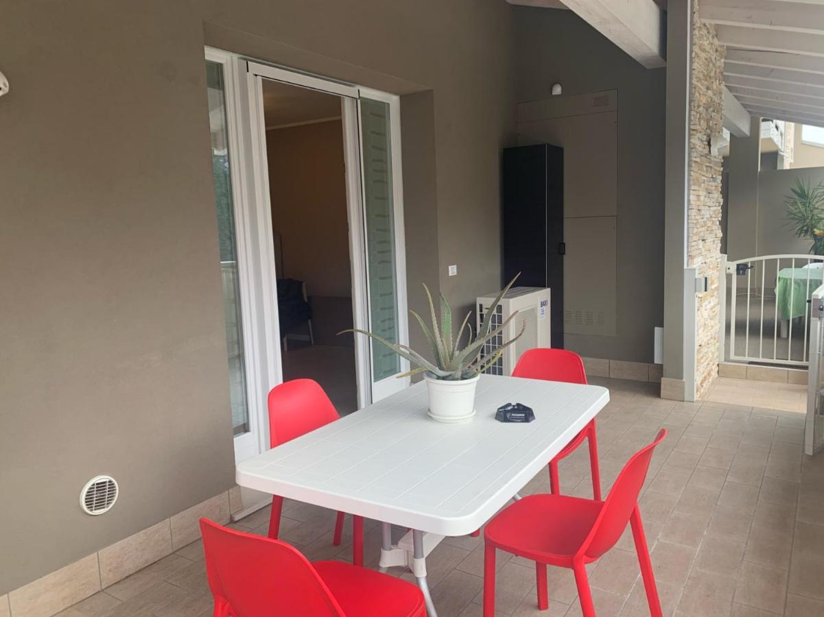 Le Noir Appartment Пескьера-дель-Гарда Экстерьер фото