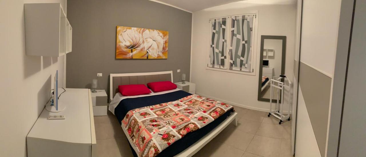 Le Noir Appartment Пескьера-дель-Гарда Экстерьер фото