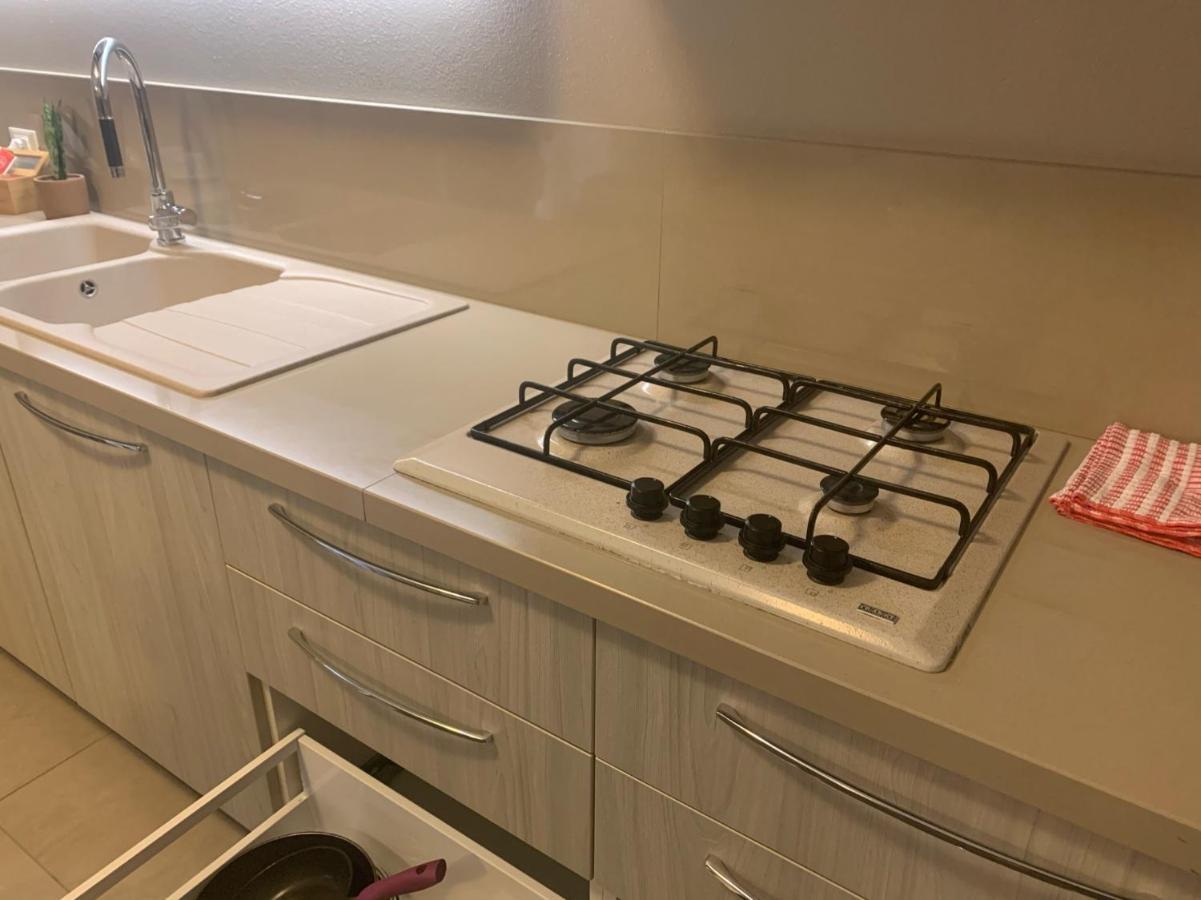 Le Noir Appartment Пескьера-дель-Гарда Экстерьер фото