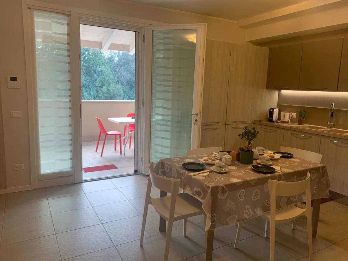 Le Noir Appartment Пескьера-дель-Гарда Экстерьер фото