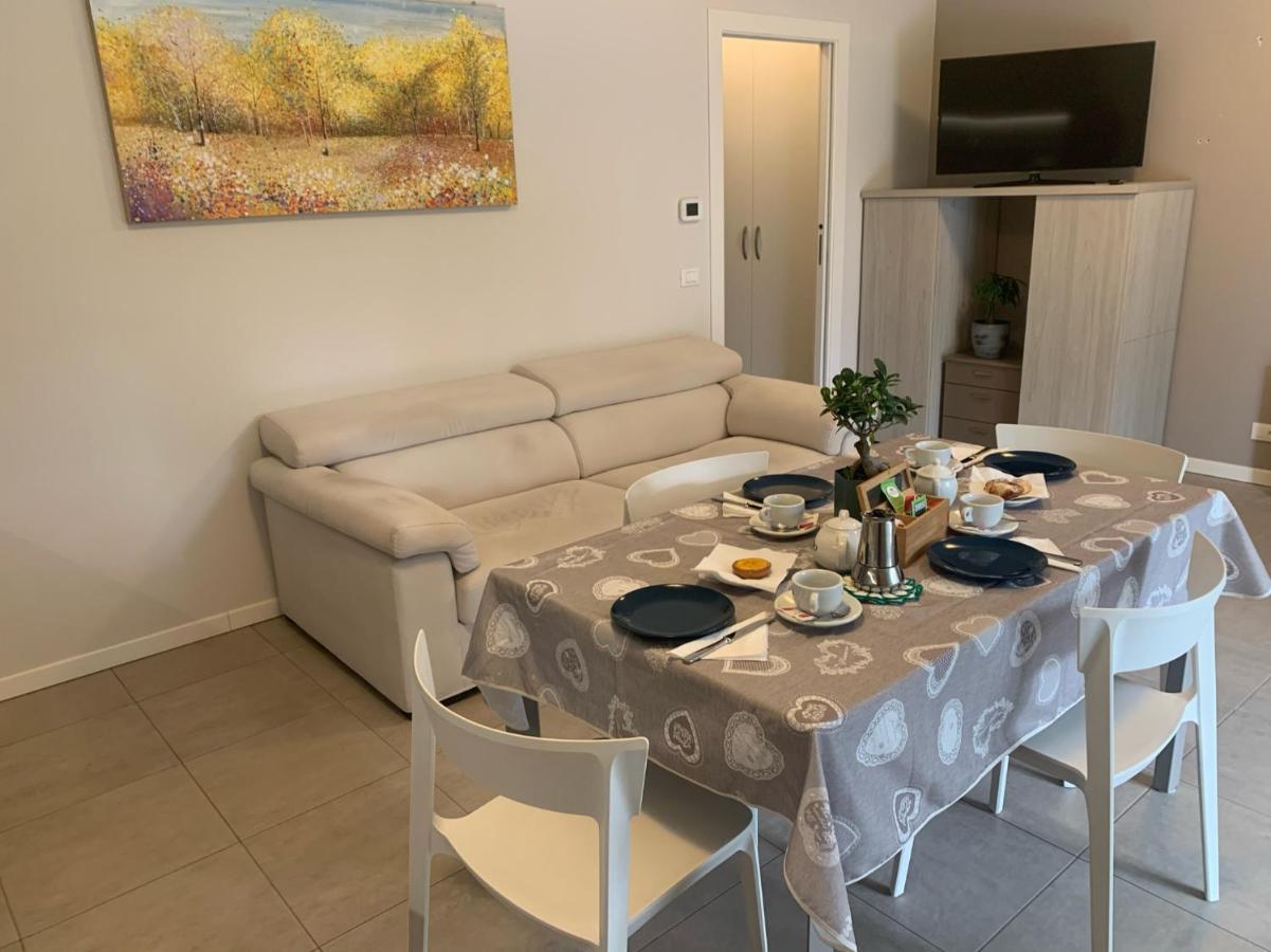 Le Noir Appartment Пескьера-дель-Гарда Экстерьер фото