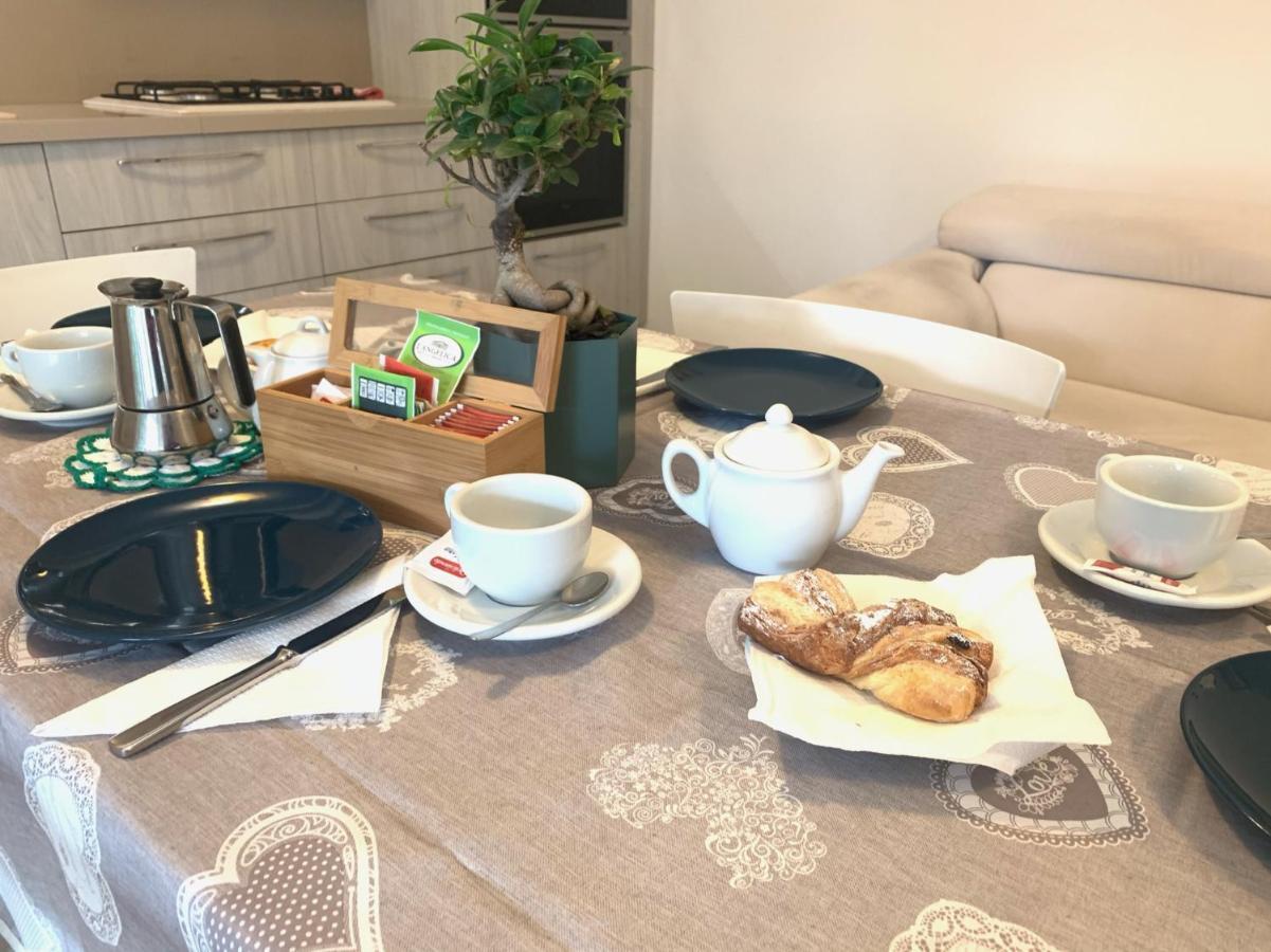 Le Noir Appartment Пескьера-дель-Гарда Экстерьер фото